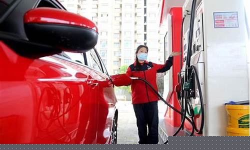 八月汽油价格_汽油油价调整最新消息8月9